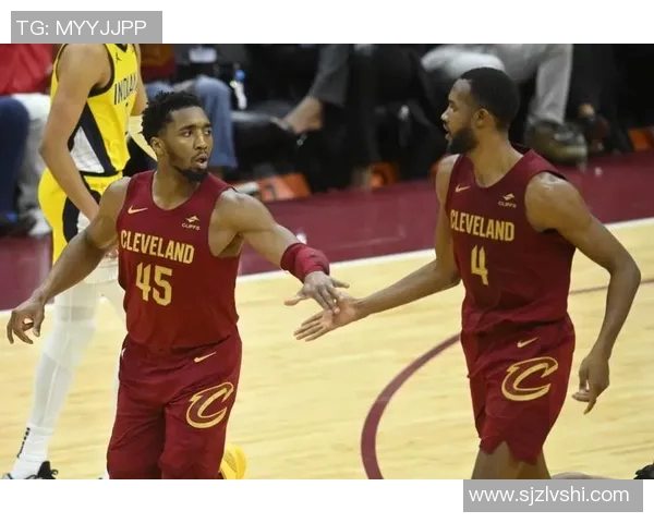 克利夫兰骑士队vs多伦多猛龙：米切尔对决西亚卡姆，莫布利内线迎考验